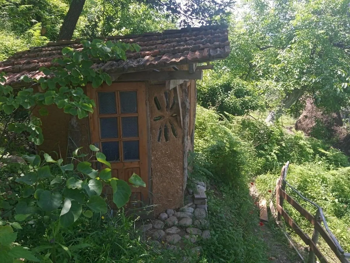 Guest house The House In The Village Pellumbas